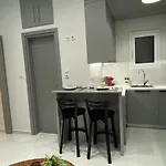 Beachfront 2bedroom Flat Seaview * Loutraki (Corinthia)