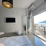 Beachfront 2bedroom Flat Seaview Apartment