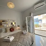 Beachfront 2bedroom Flat Seaview * Loutraki (Corinthia)