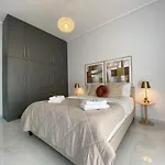 Beachfront 2bedroom Flat Seaview