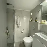 Beachfront 2bedroom Flat Seaview * Loutraki (Corinthia)
