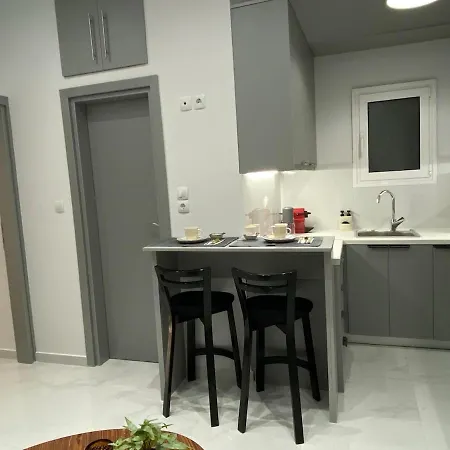 Beachfront 2bedroom Flat Seaview * 루트라키