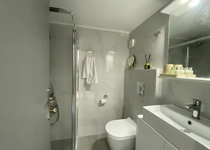 Beachfront 2bedroom Flat Seaview * Loutráki